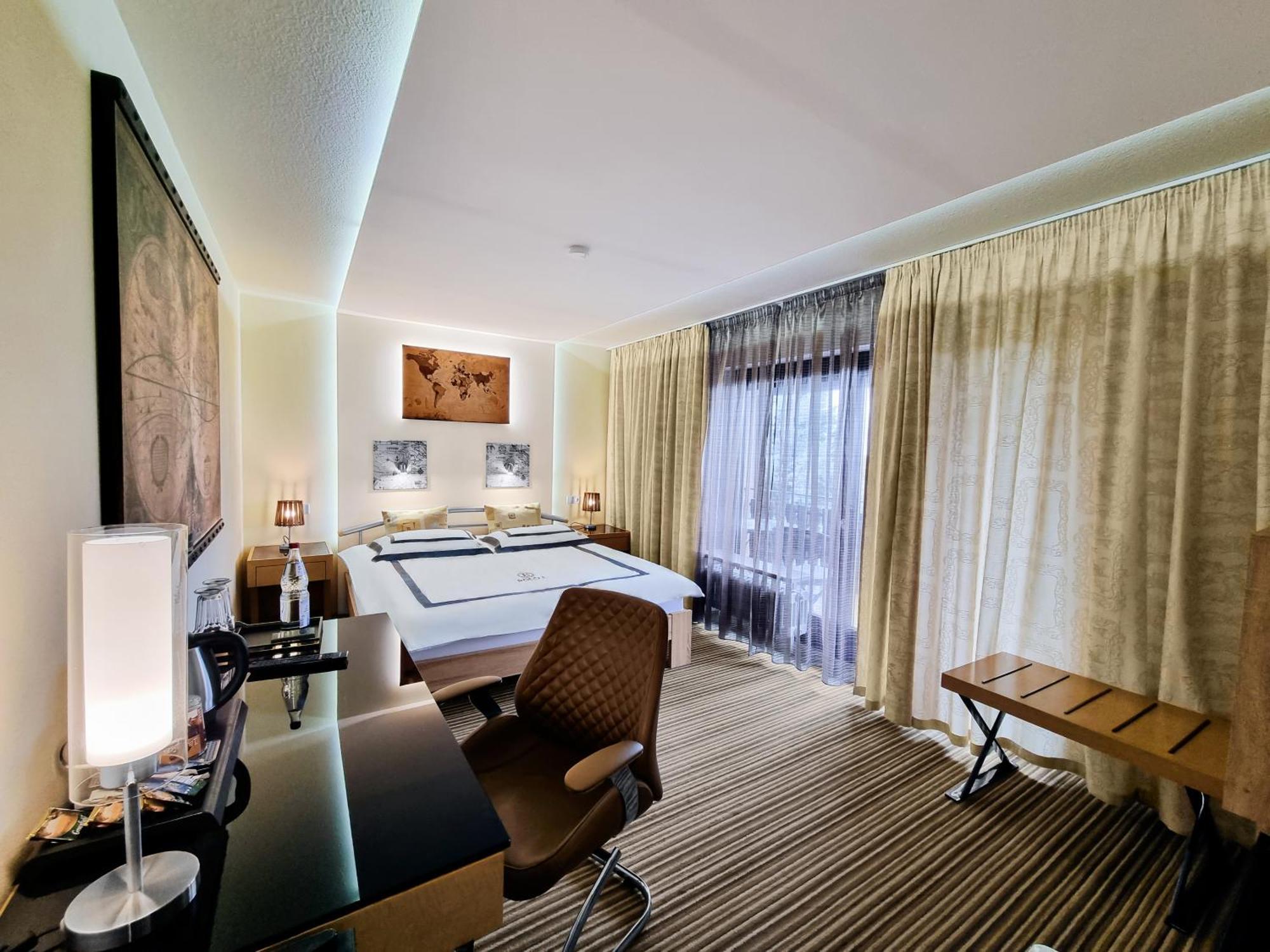 Hotel Roessle Dobel Bilik gambar