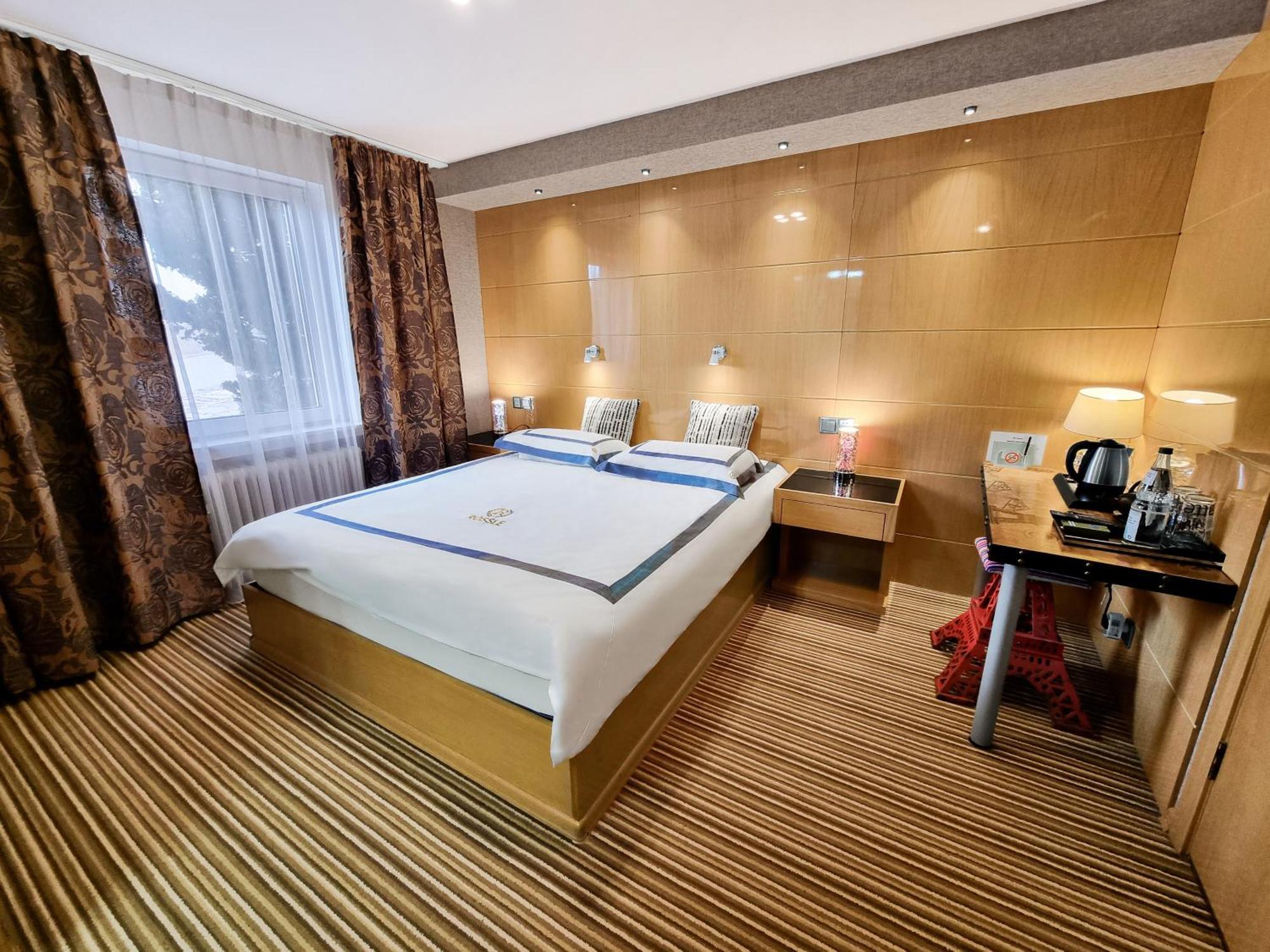 Hotel Roessle Dobel Bilik gambar